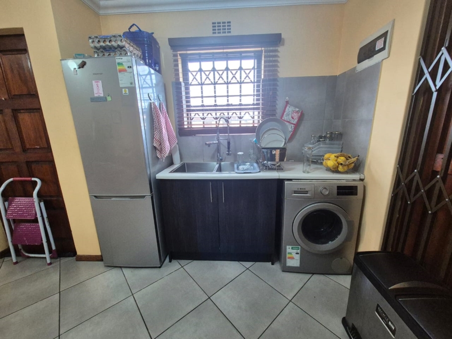 To Let 2 Bedroom Property for Rent in Rondevallei Western Cape